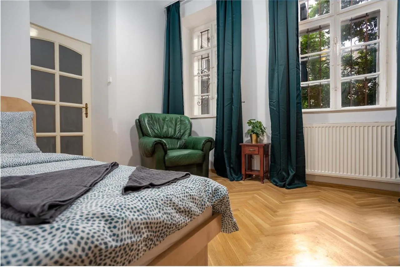 Emerald Suite With Free Parking Budapest