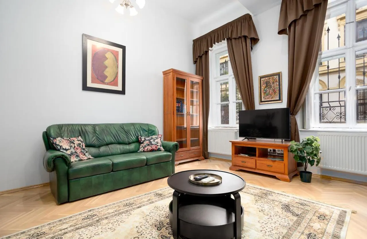 Emerald Suite With Free Parking Budapest 0*,