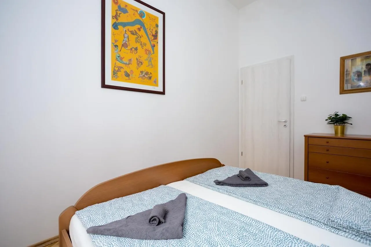 Emerald Suite With Free Parking Budapest 0*,