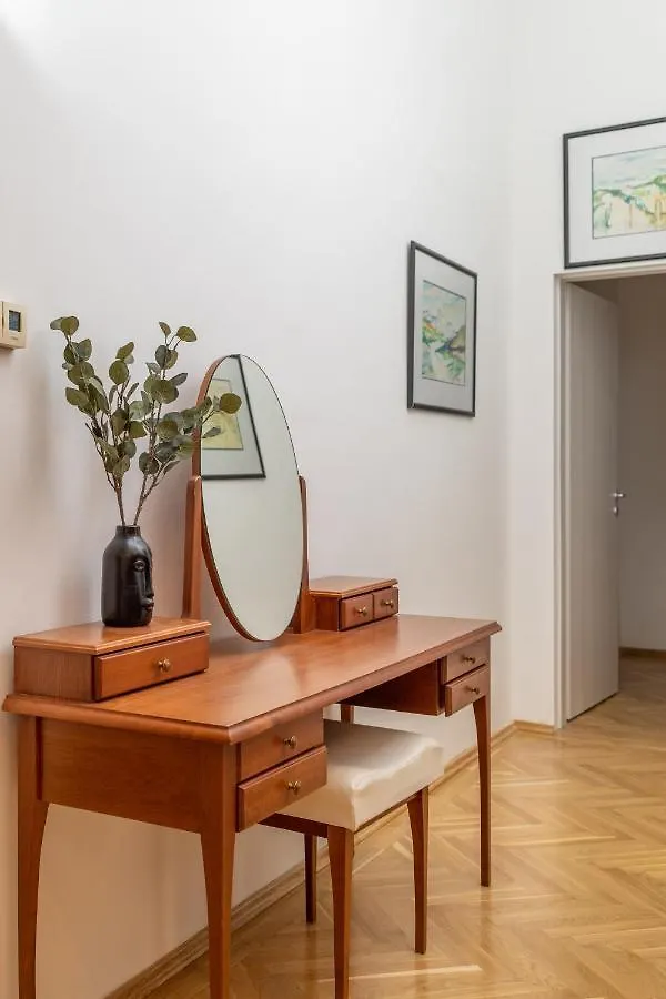 Emerald Suite With Free Parking Budapest 0*,  Hungary