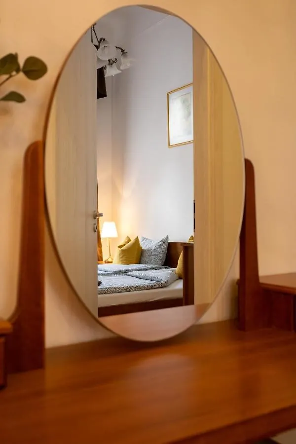 Emerald Suite With Free Parking Будапешт Апартаменты