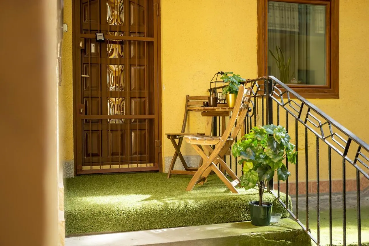 Emerald Suite With Free Parking Будапешт 0*,  Венгрия