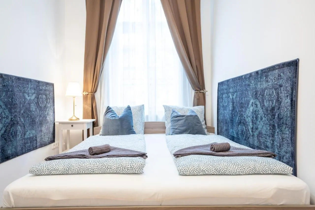 Апартаменты Emerald Suite With Free Parking Будапешт Венгрия