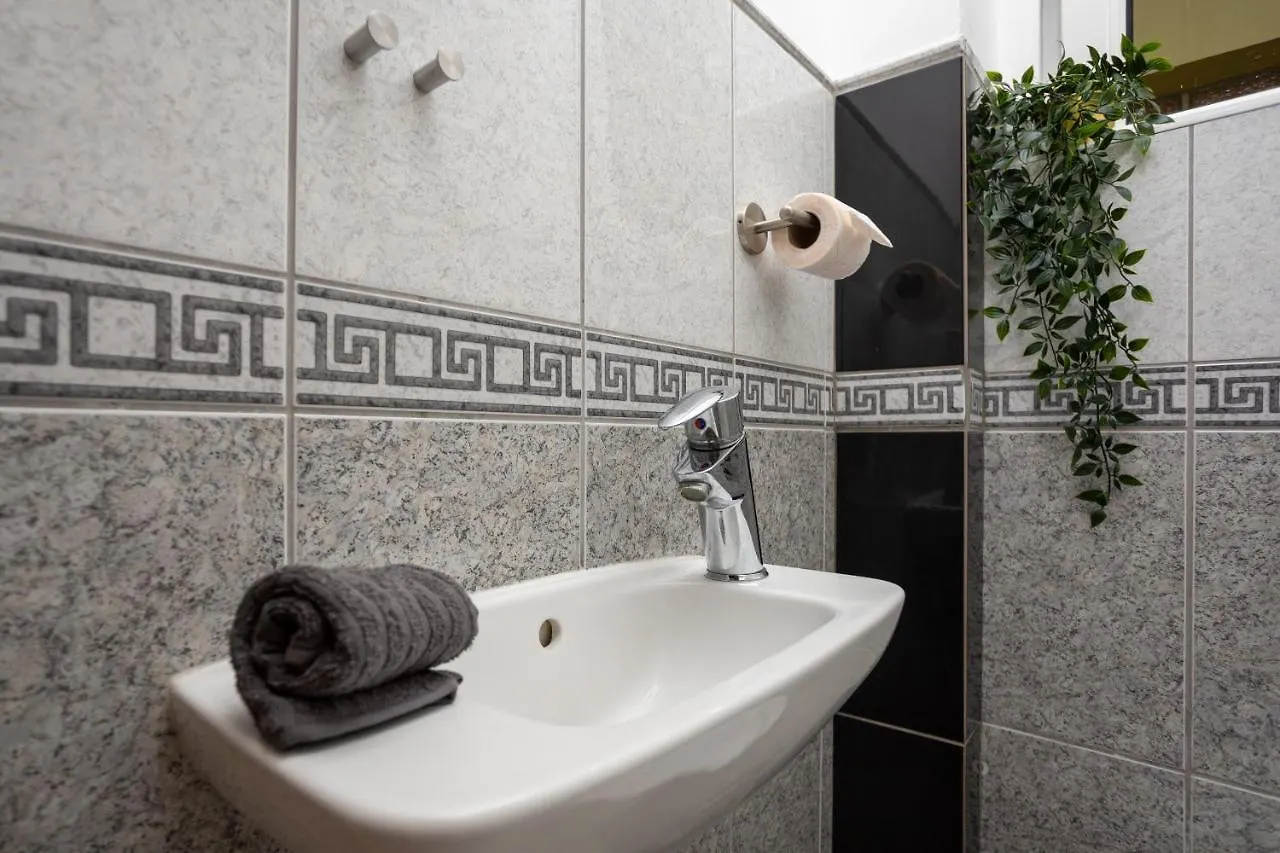 Emerald Suite With Free Parking Budapest