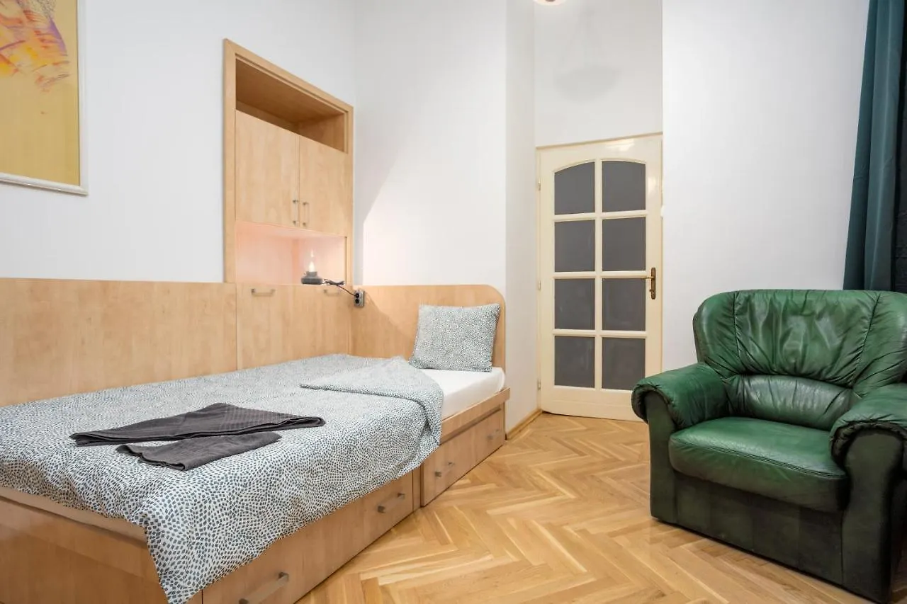 Emerald Suite With Free Parking Budapest Hungary